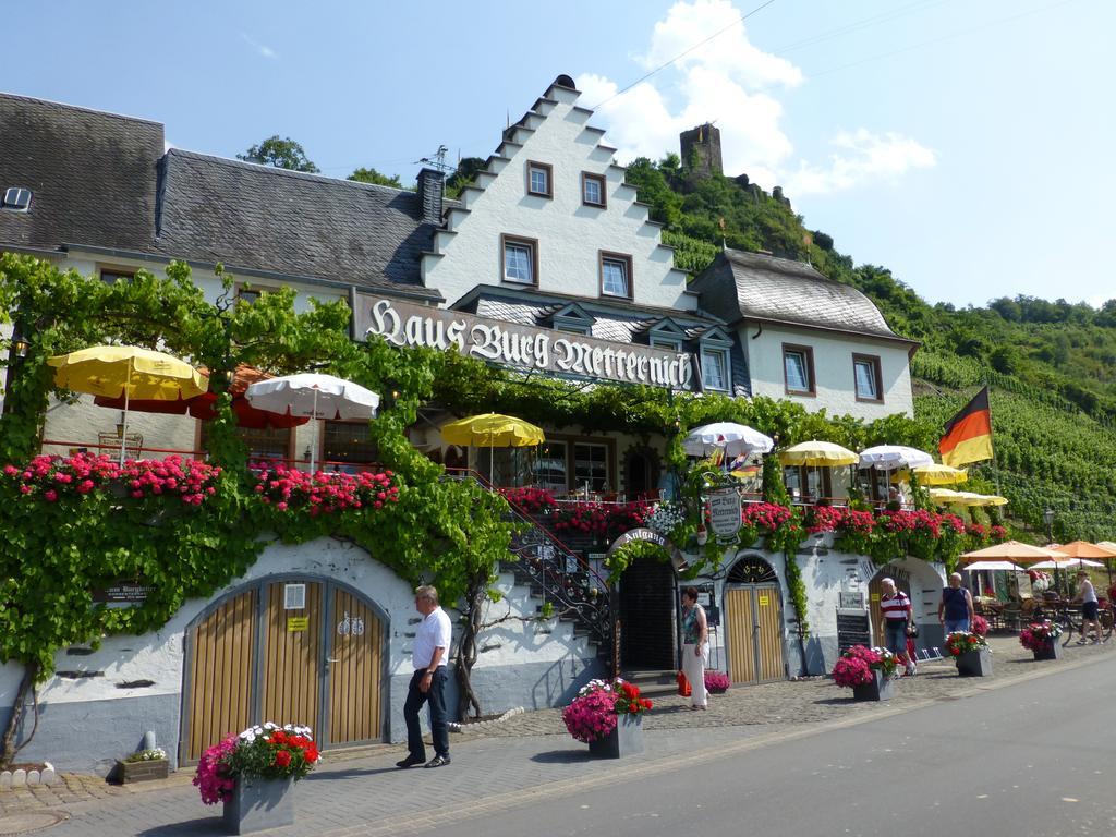 Hotel Haus Burg Metternich Байльштайн Экстерьер фото